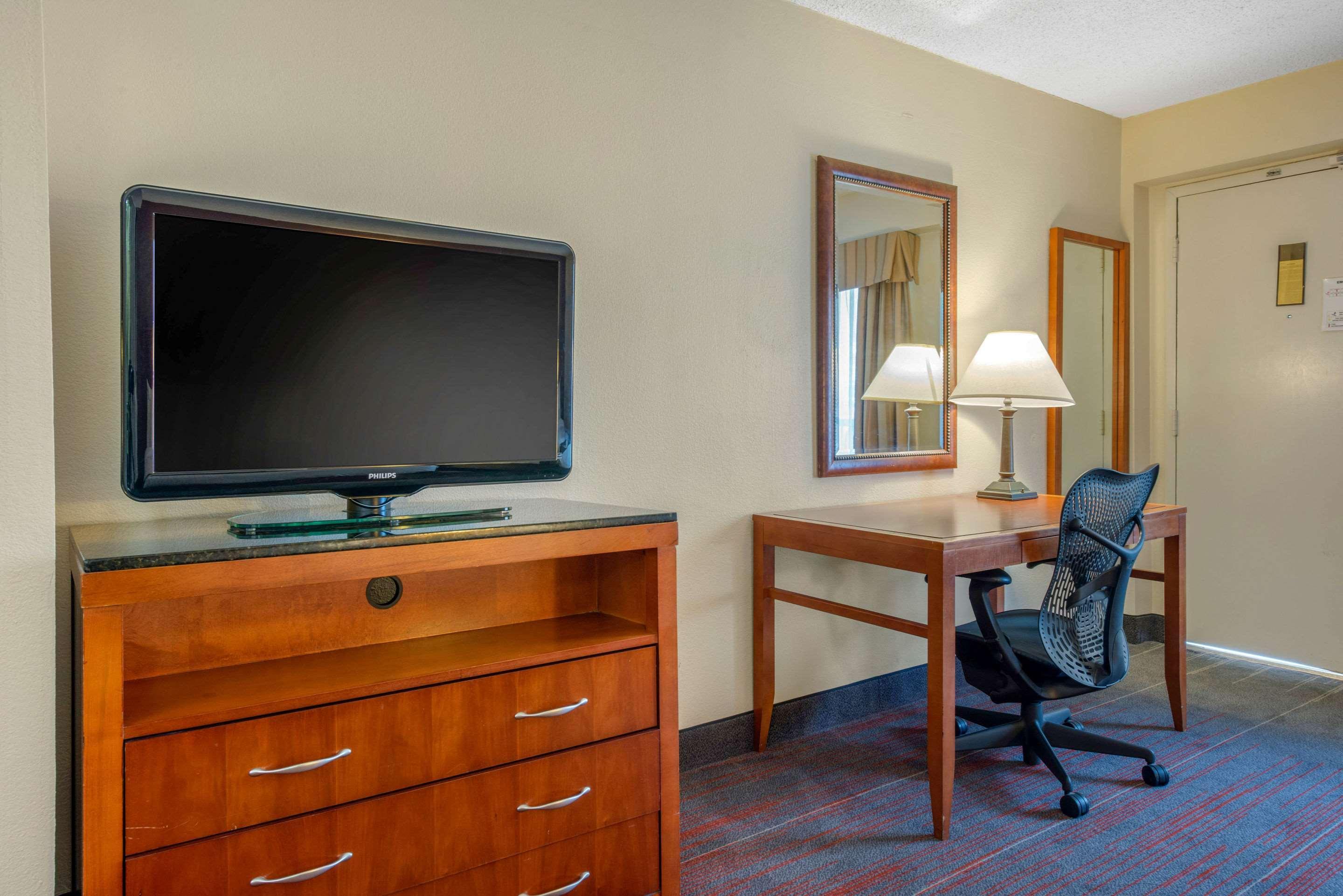Quality Inn Savannah Historic District Buitenkant foto