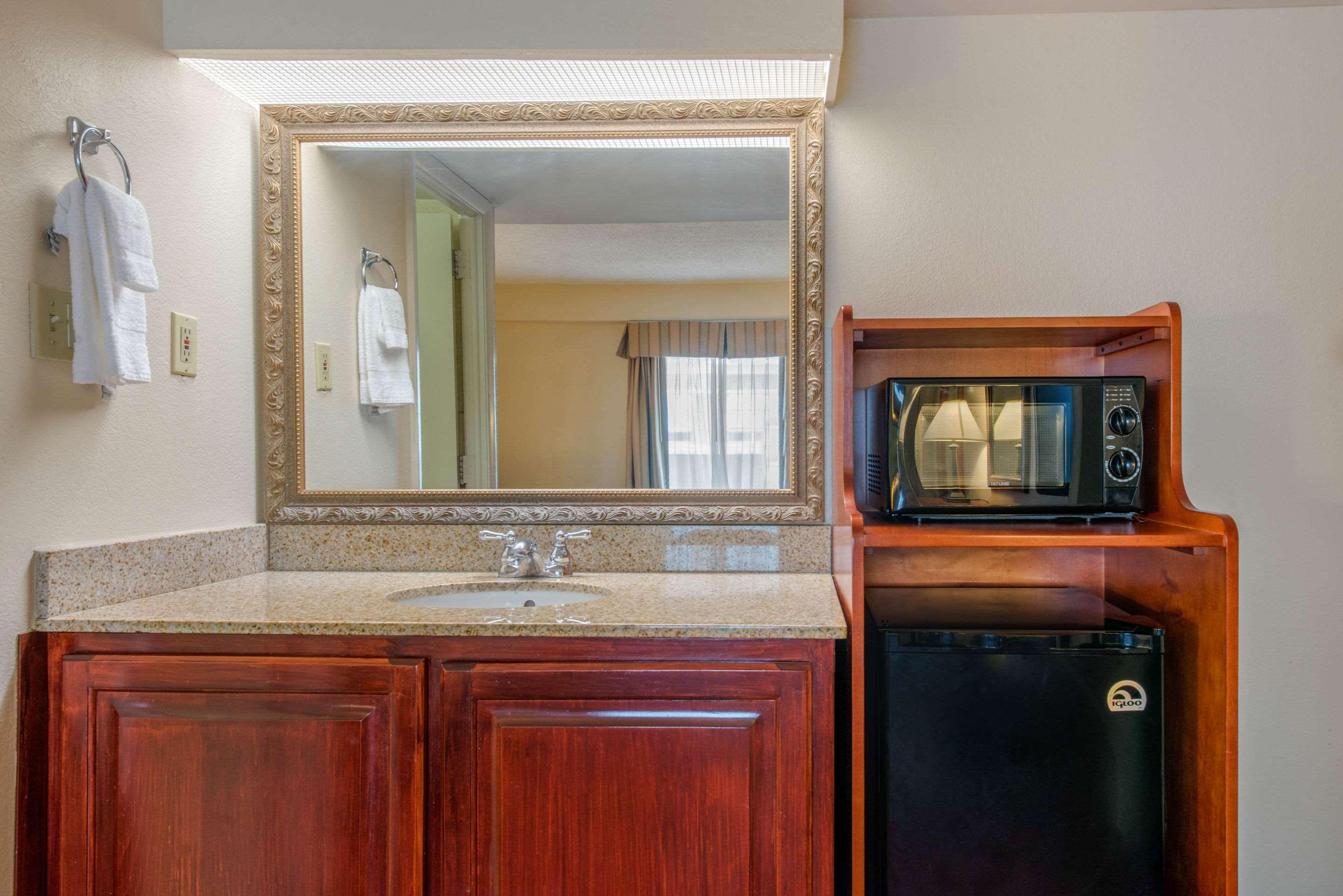 Quality Inn Savannah Historic District Buitenkant foto