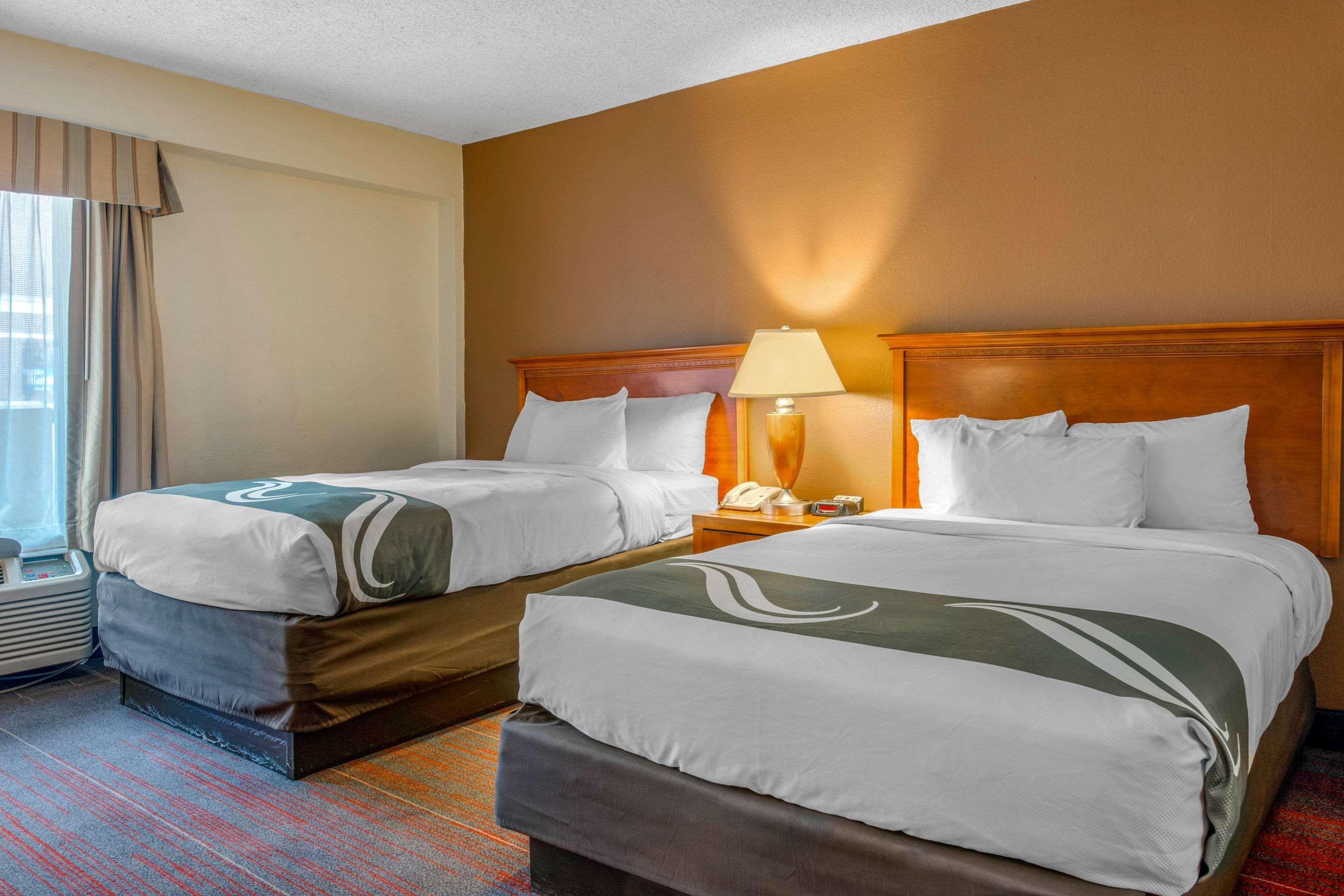 Quality Inn Savannah Historic District Buitenkant foto