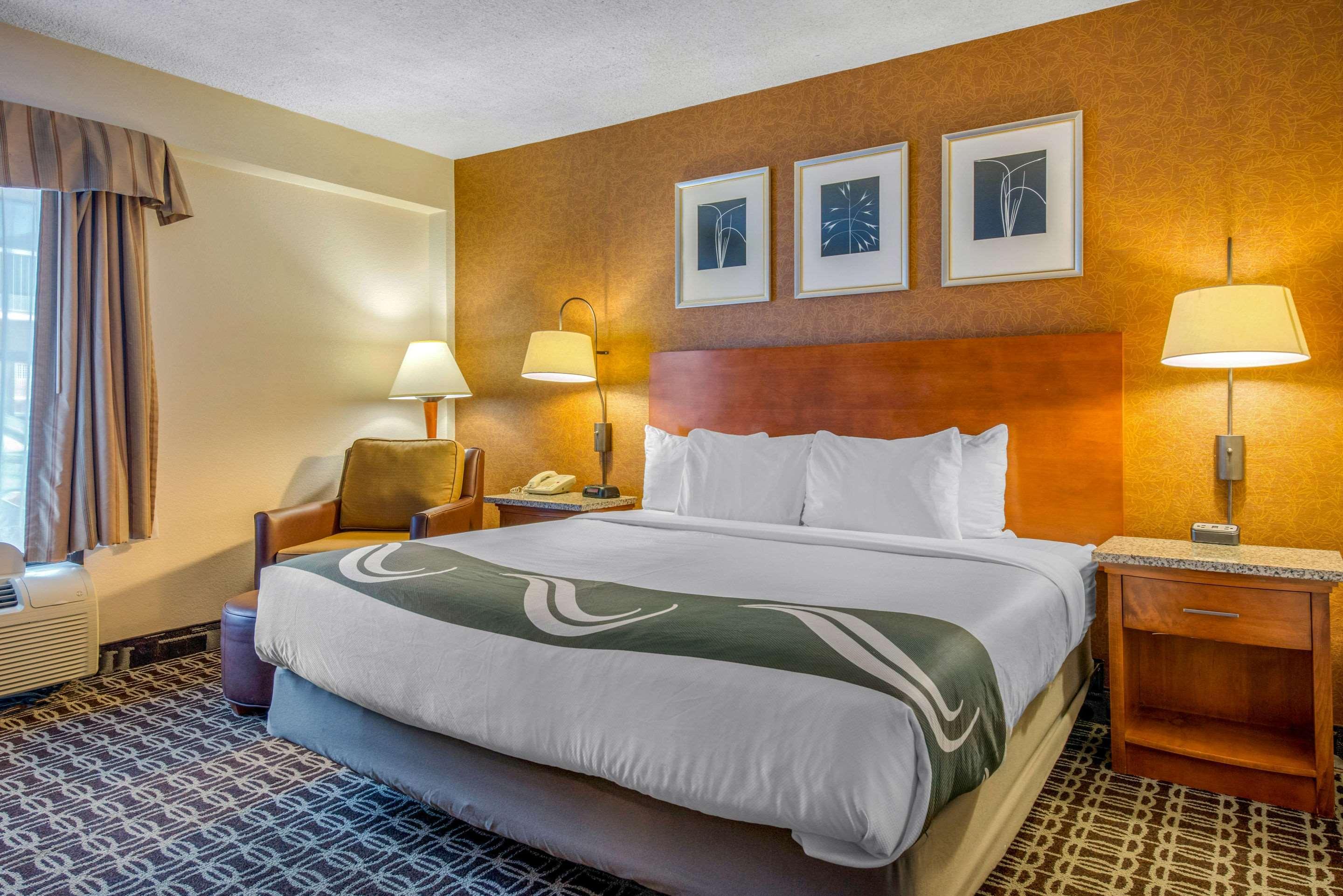 Quality Inn Savannah Historic District Buitenkant foto