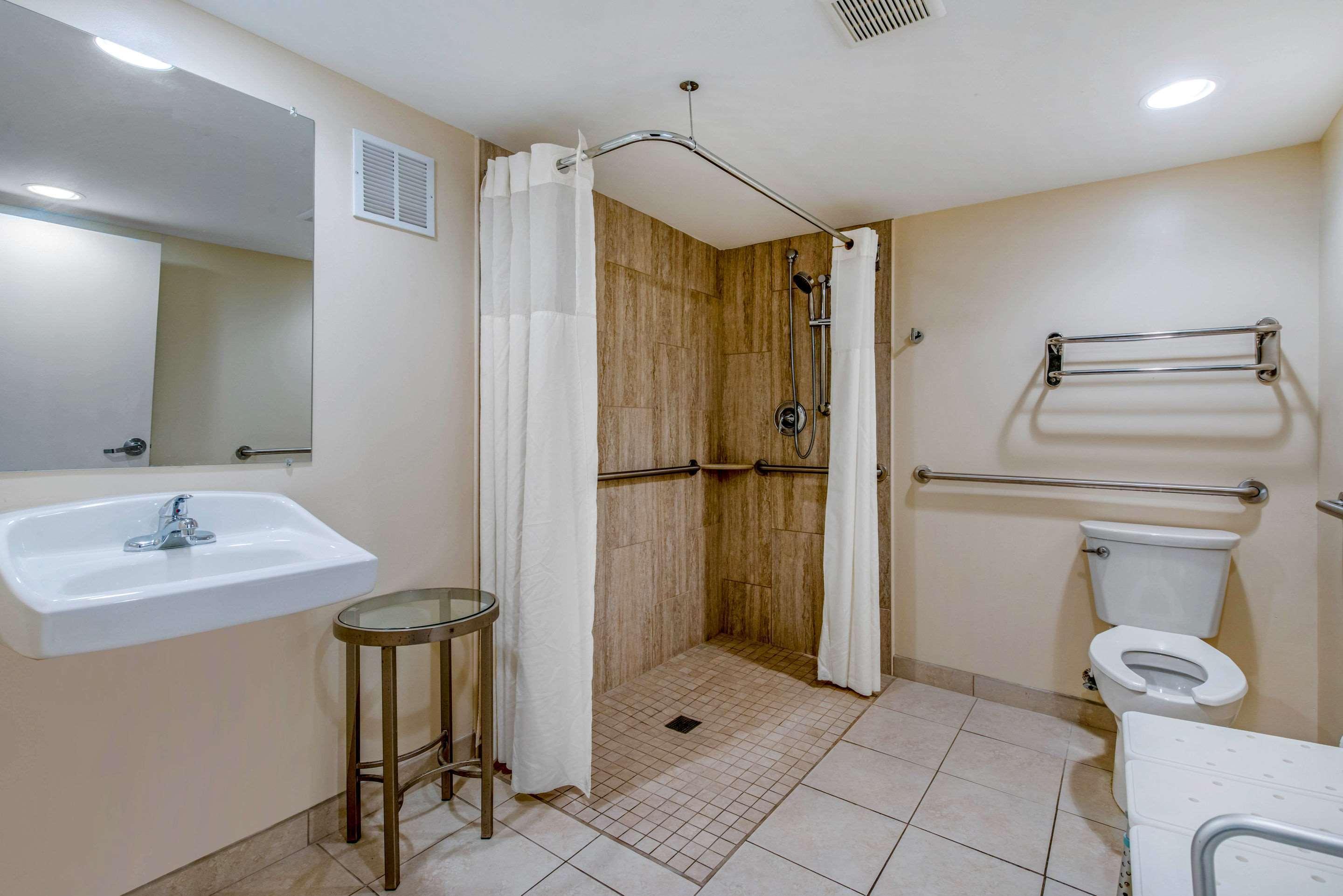 Quality Inn Savannah Historic District Buitenkant foto