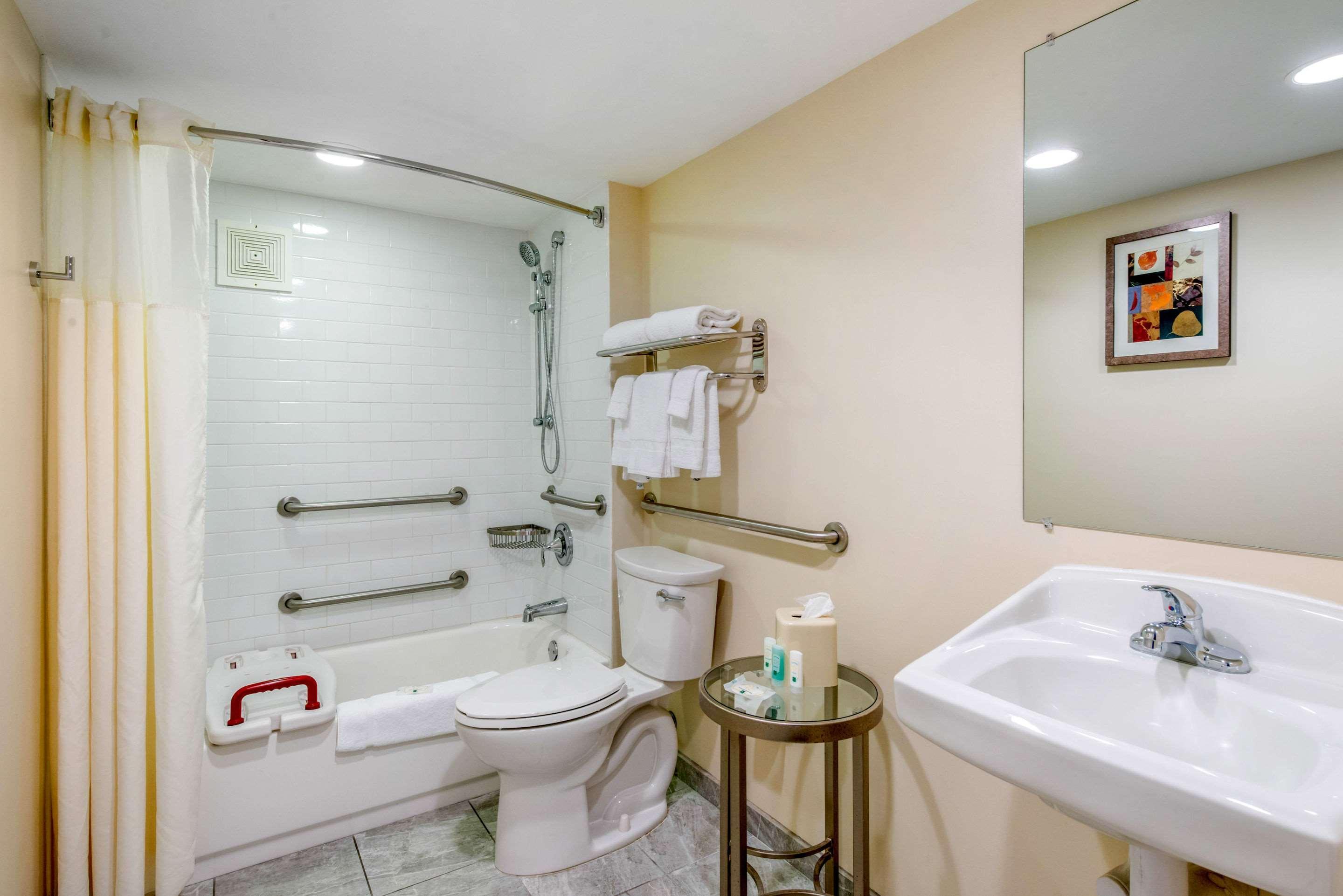 Quality Inn Savannah Historic District Buitenkant foto