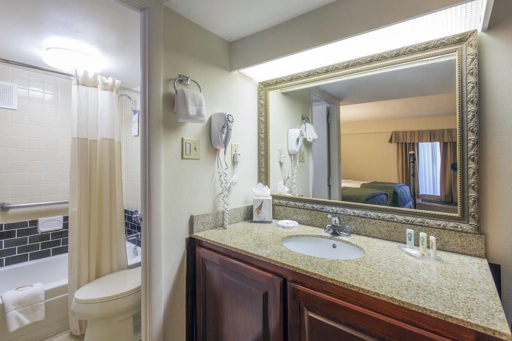 Quality Inn Savannah Historic District Buitenkant foto