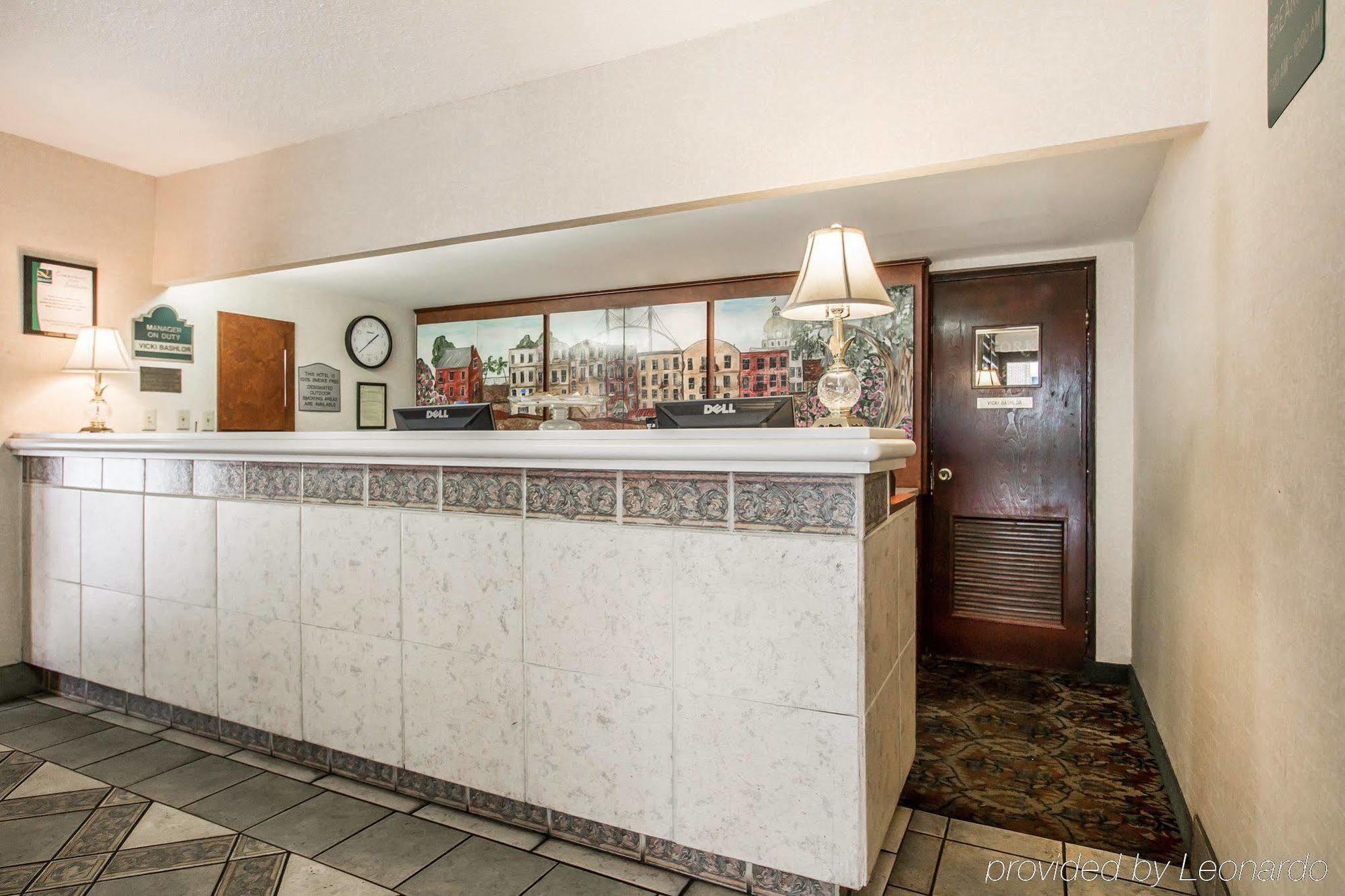 Quality Inn Savannah Historic District Buitenkant foto