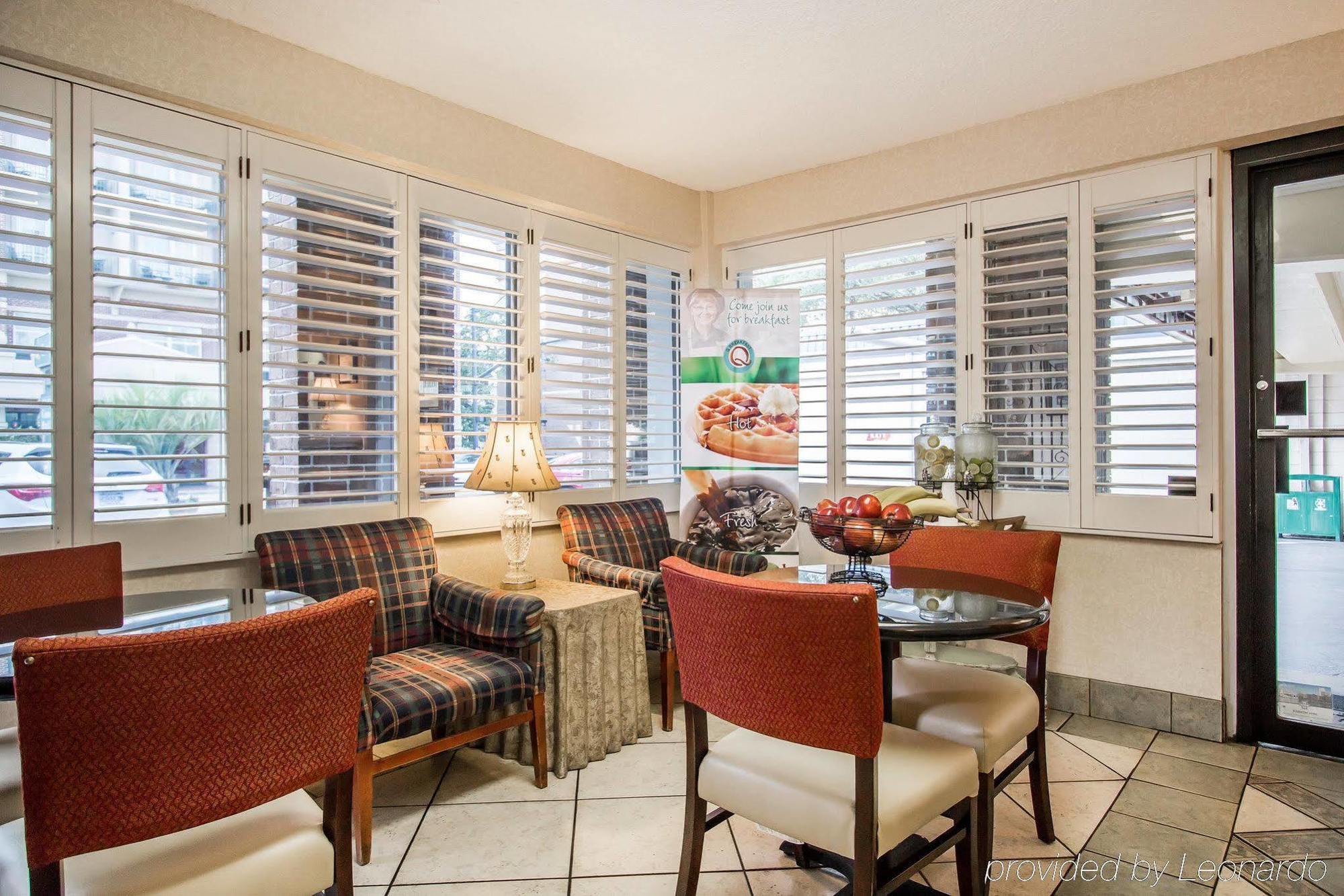 Quality Inn Savannah Historic District Buitenkant foto