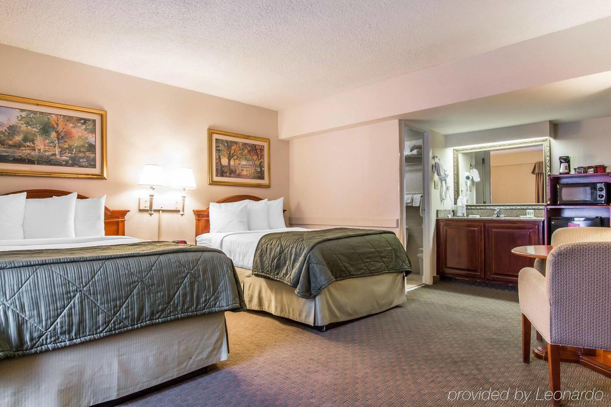 Quality Inn Savannah Historic District Buitenkant foto