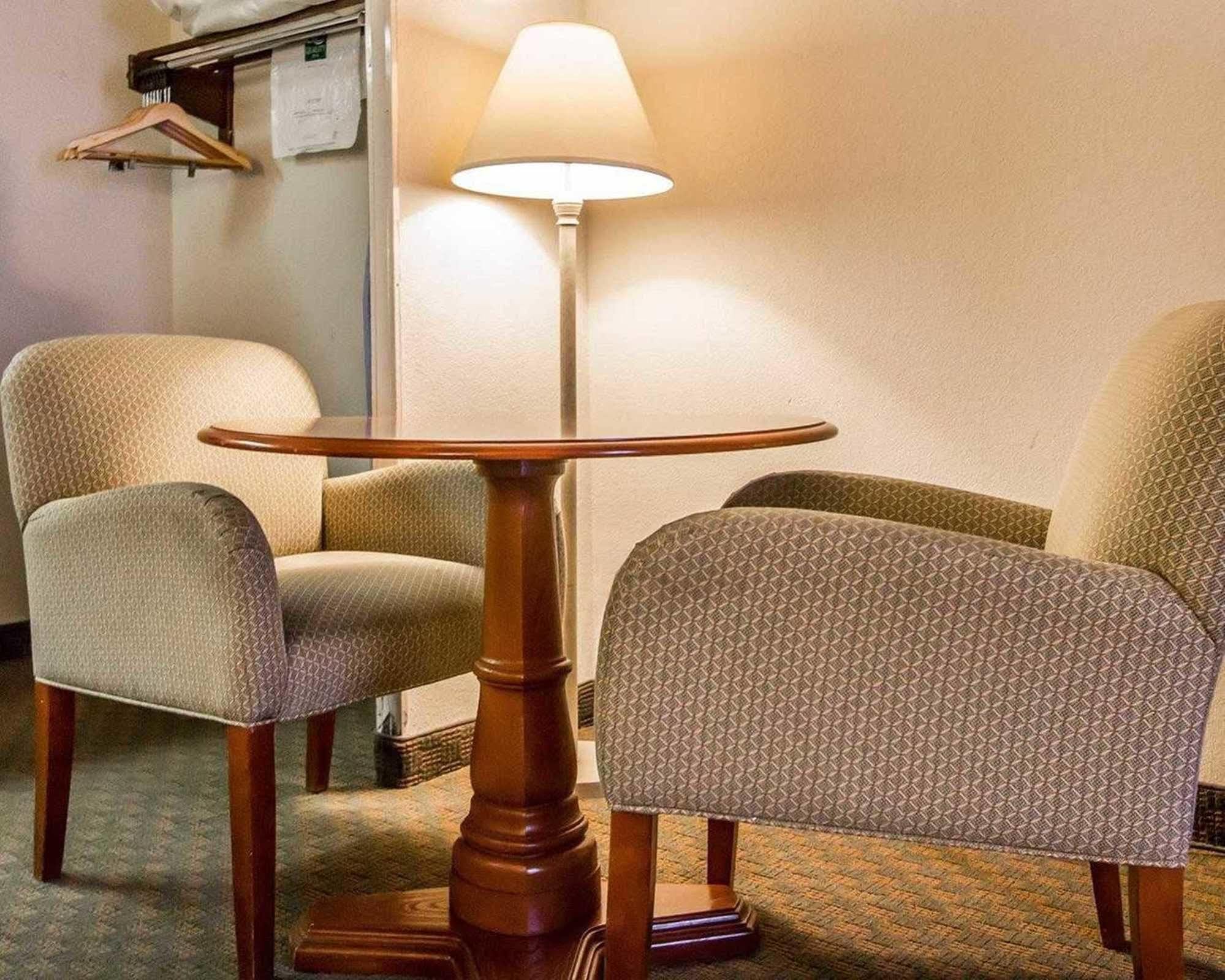 Quality Inn Savannah Historic District Buitenkant foto